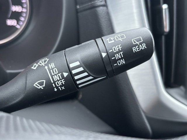 Used 2023 GMC Terrain SLE w/ Driver Convenience Package image 15