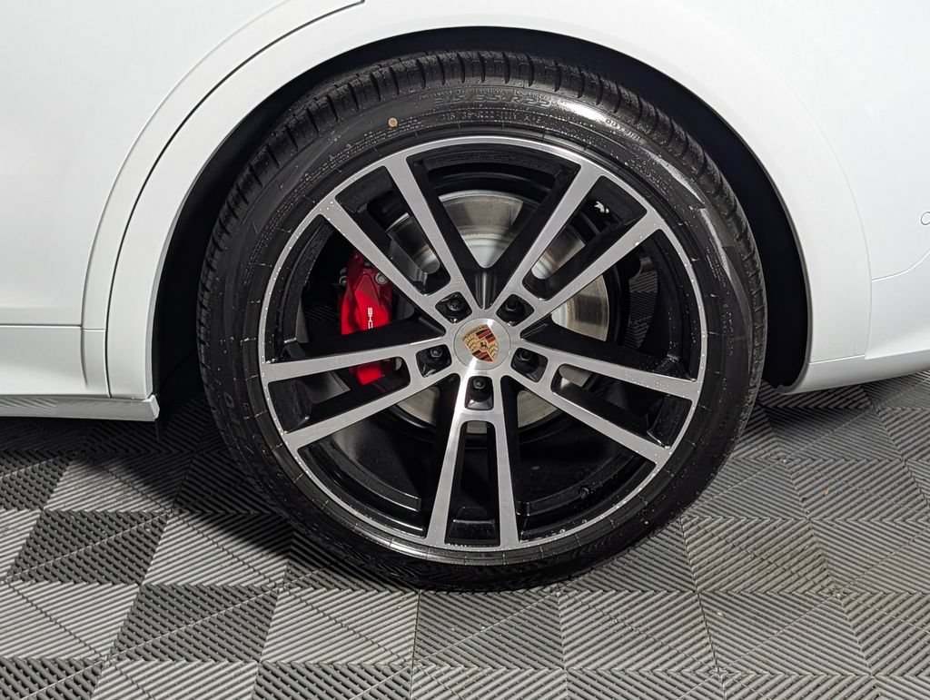 New 2026 Porsche Cayenne GTS AWD/4WD image 12