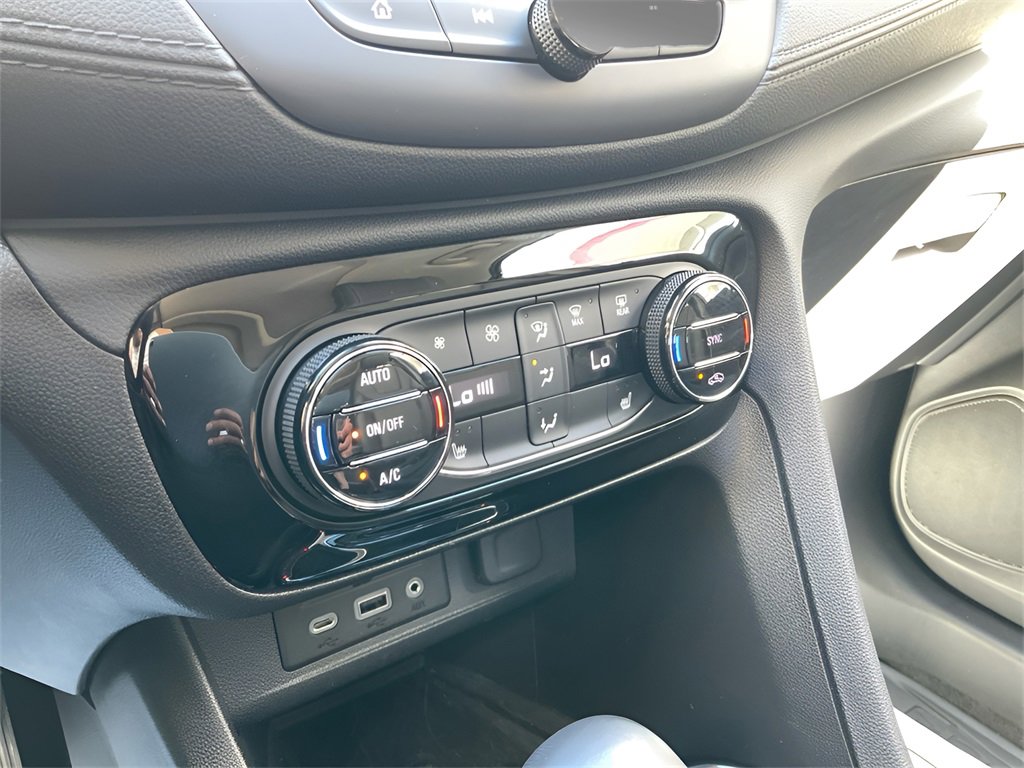 Used 2023 Buick Encore GX Essence w/ Advanced Technology Package image 24