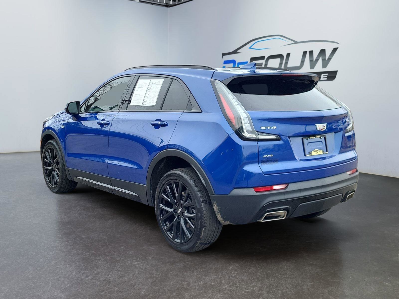 Used 2023 Cadillac XT4 Sport w/ Sun And Sound Package image 5