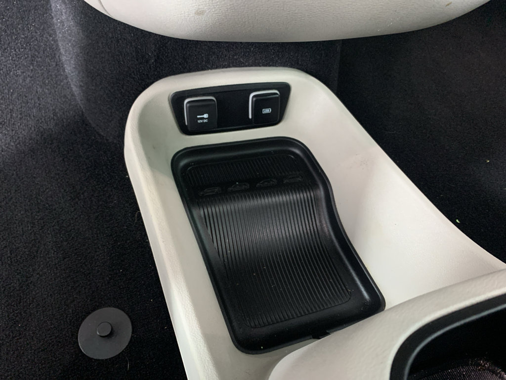 Used 2019 Chrysler Pacifica Limited FWD image 25
