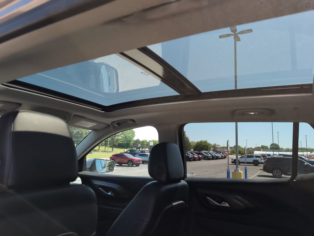 Used 2020 GMC Terrain SLT w/ Preferred Package AWD/4WD image 13