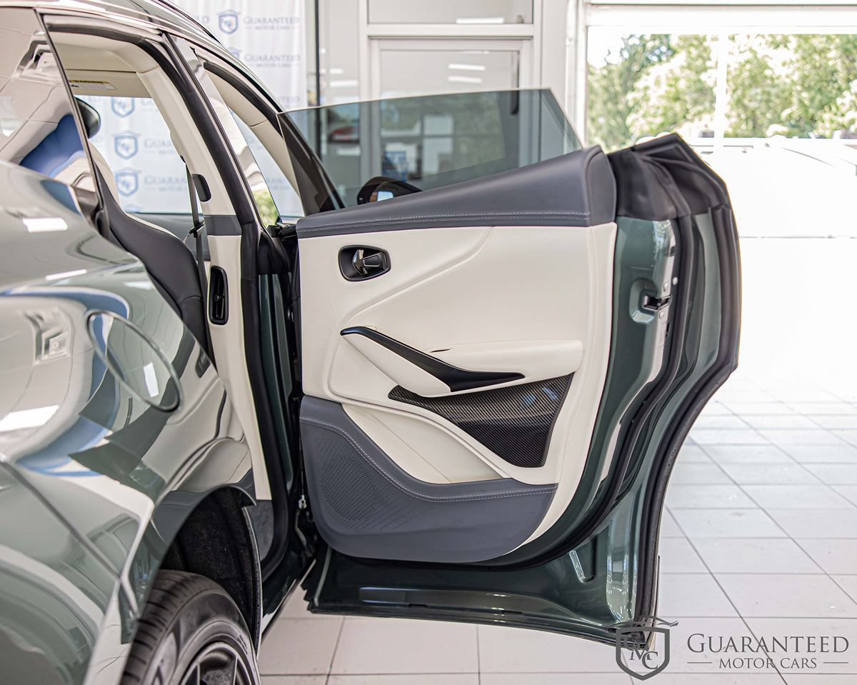 Used 2021 Aston Martin DBX AWD/4WD image 42