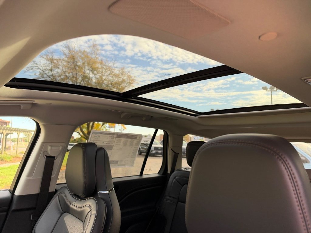 New 2027 Lincoln Aviator Reserve w/ Luxury Package AWD/4WD image 8