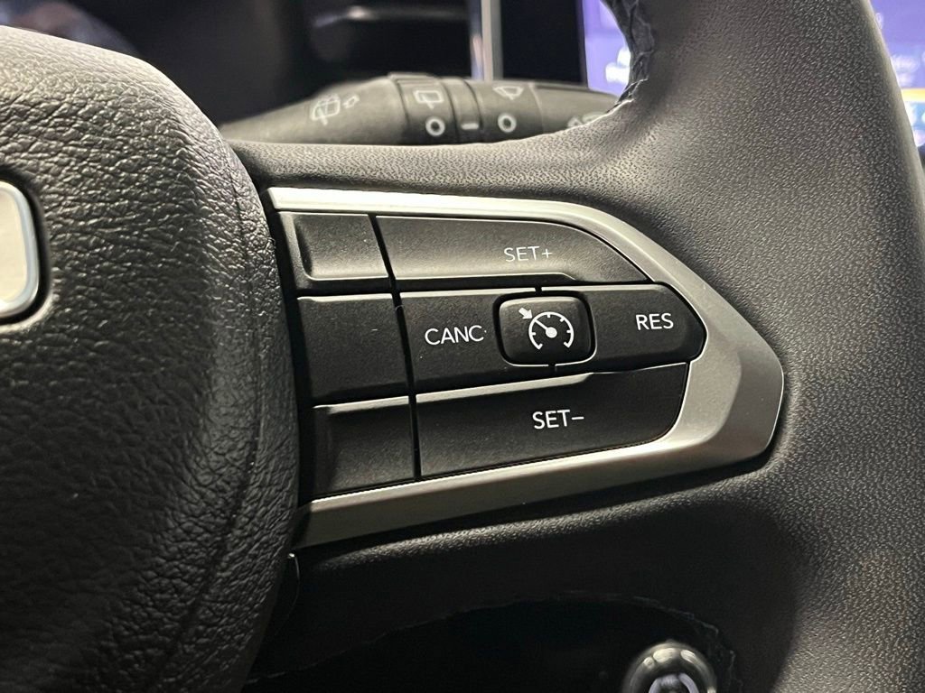 Used 2022 Jeep Compass Latitude image 24