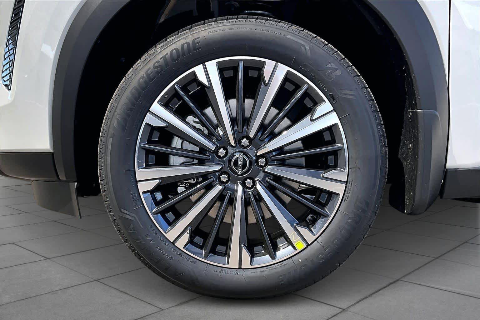 New 2026 Nissan Pathfinder Platinum image 9