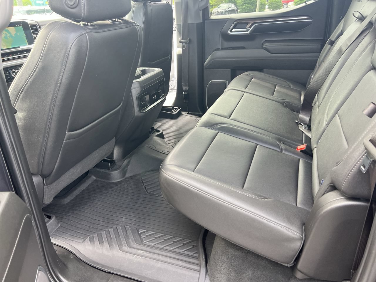 Used 2024 Chevrolet Silverado 1500 LT Trail Boss w/ LT Trail Boss Premium Package AWD/4WD image 32