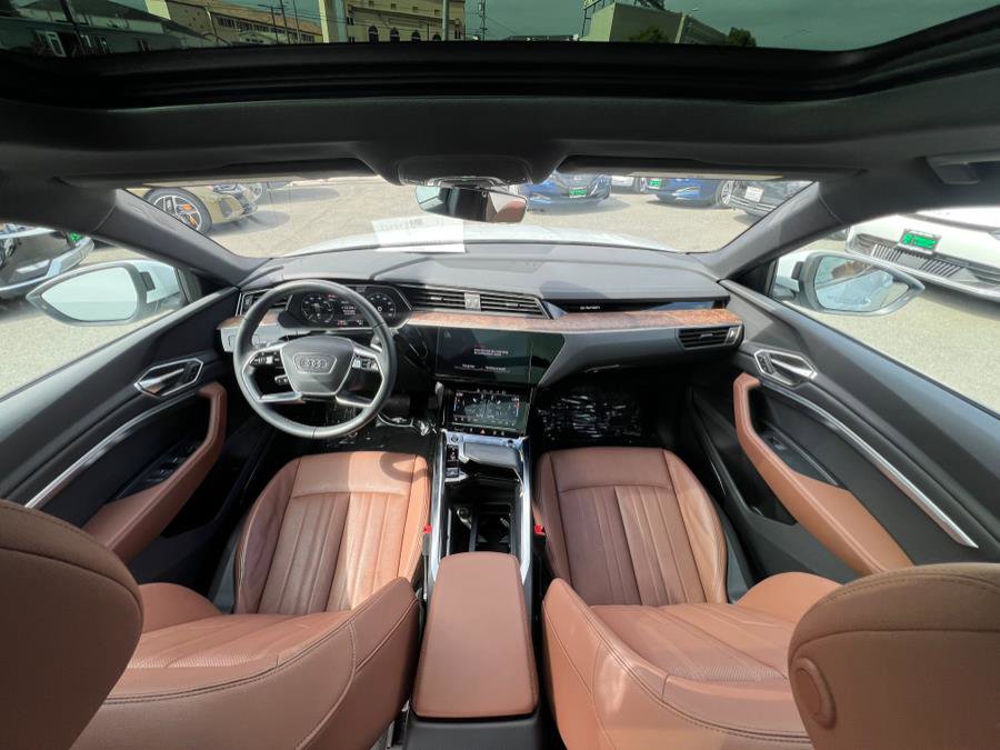 Used 2023 Audi e-tron Premium Plus w/ Premium Plus Package image 21