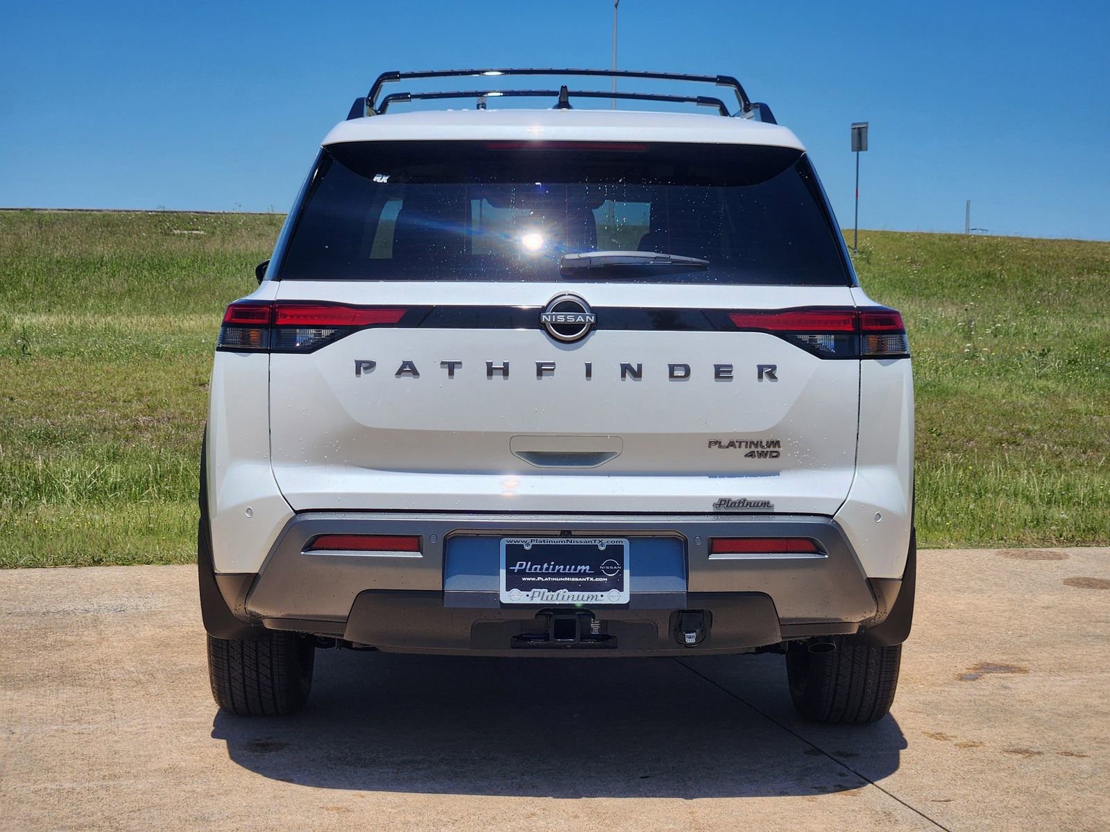 New 2026 Nissan Pathfinder Platinum AWD/4WD image 8