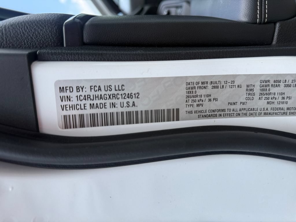 Used 2024 Jeep Grand Cherokee Altitude AWD/4WD image 47
