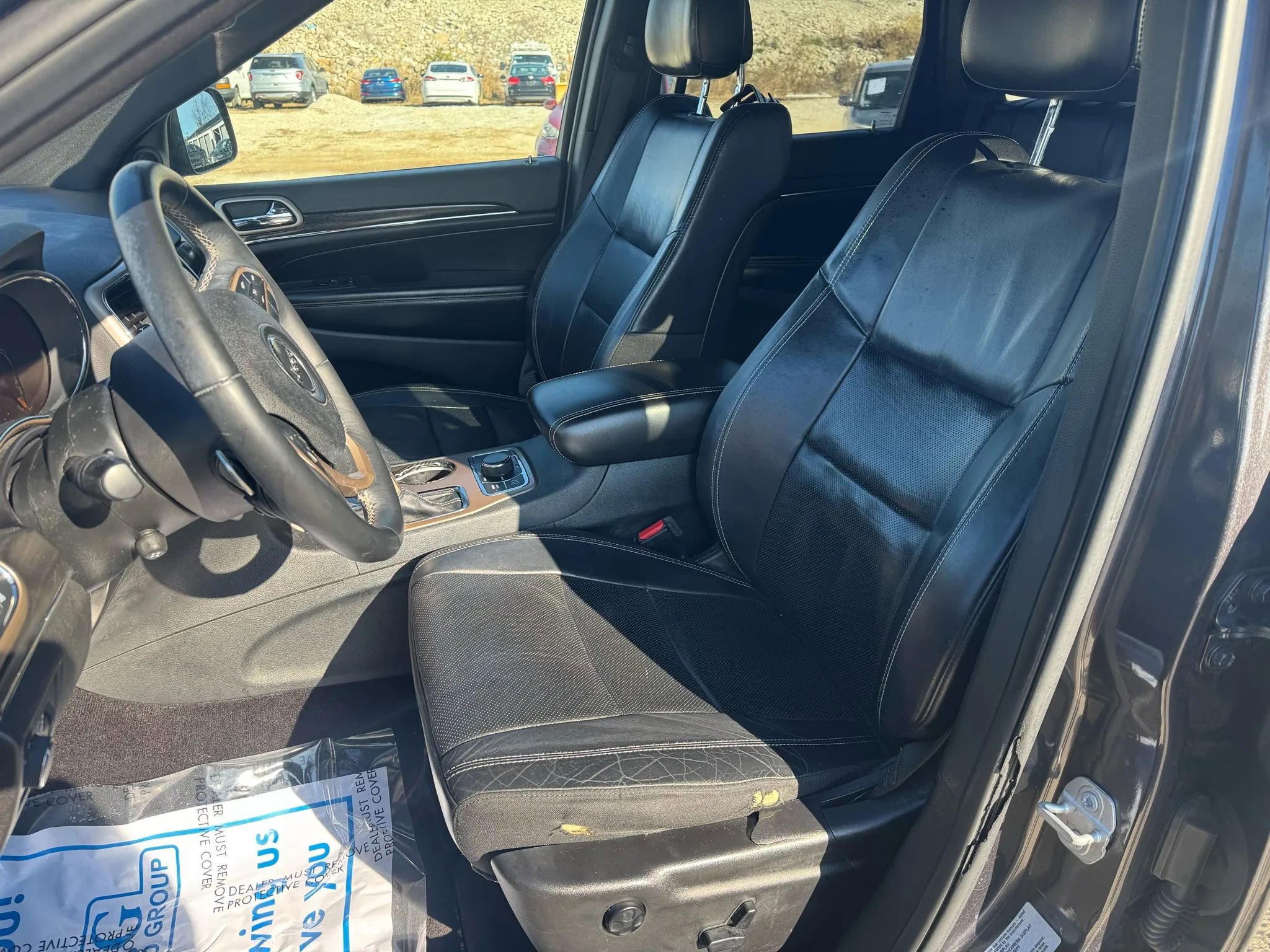 Used 2017 Jeep Grand Cherokee Limited w/ Luxury Group II image 12