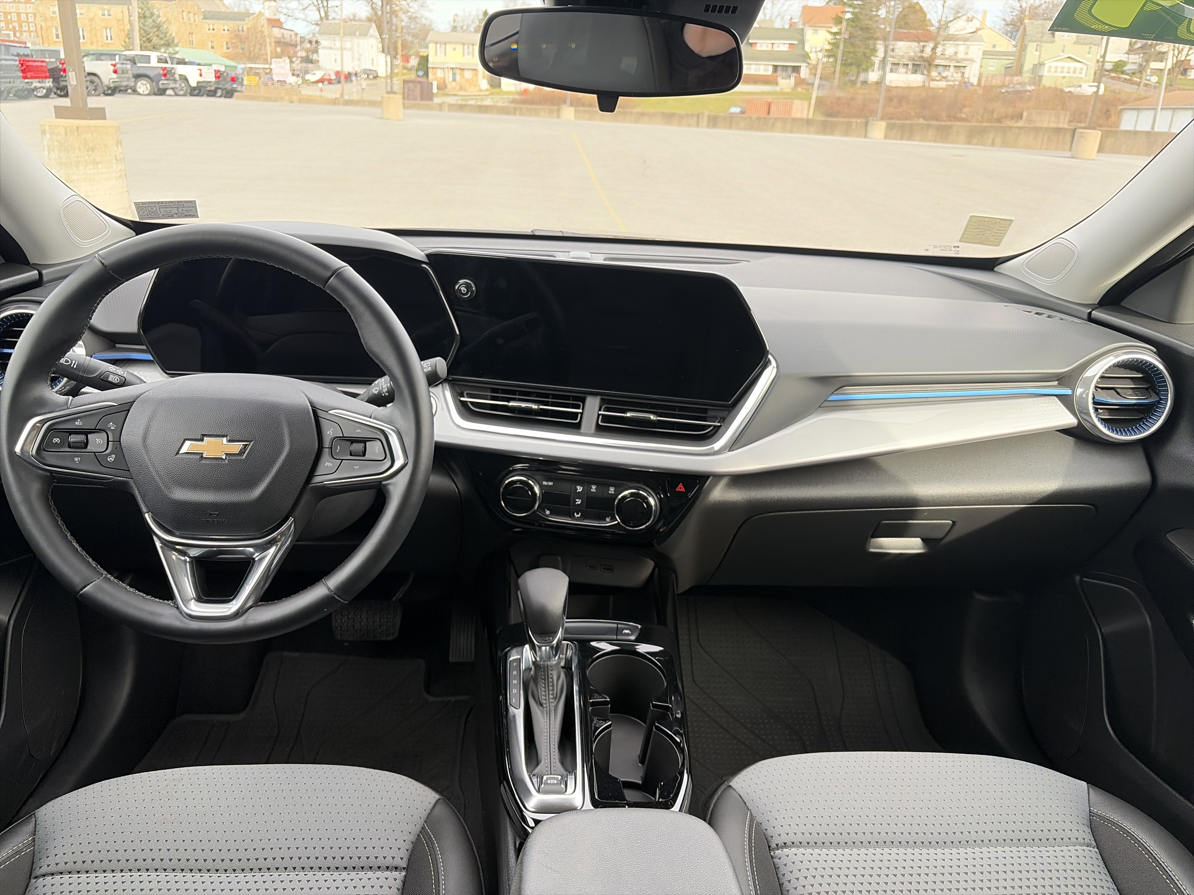 Used 2024 Chevrolet Trax LT w/ Driver Confidence Package image 14