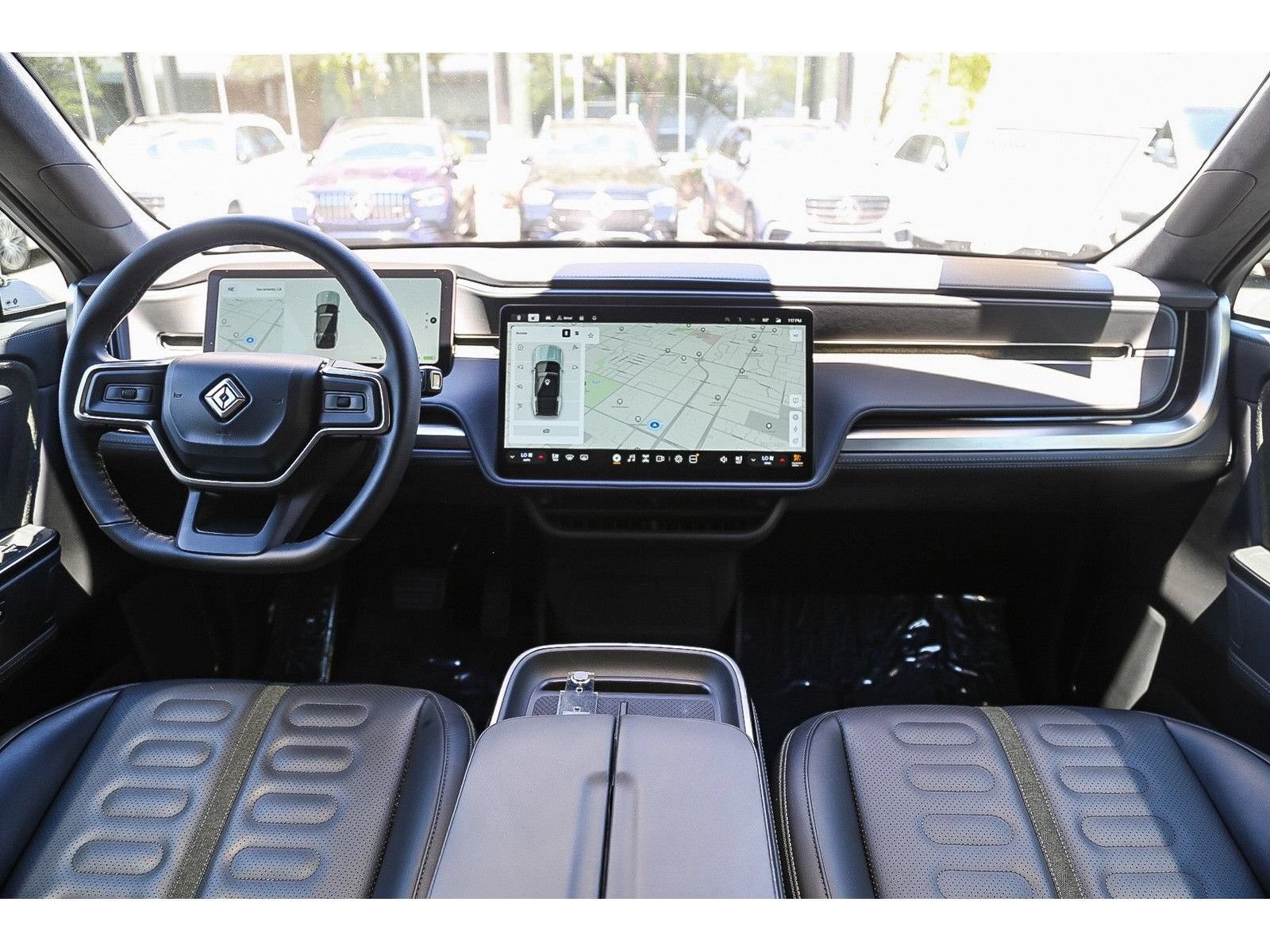 Used 2025 Rivian R1S Adventure AWD/4WD image 10
