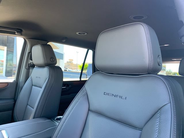 Used 2026 GMC Yukon Denali w/ LPO, Floor Liner Package AWD/4WD image 28