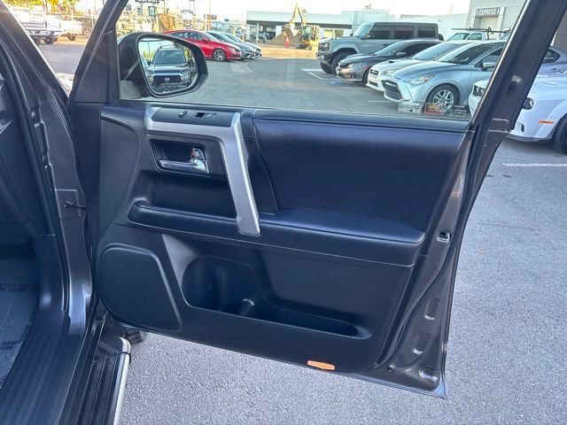 Used 2019 Toyota 4Runner SR5 AWD/4WD image 36
