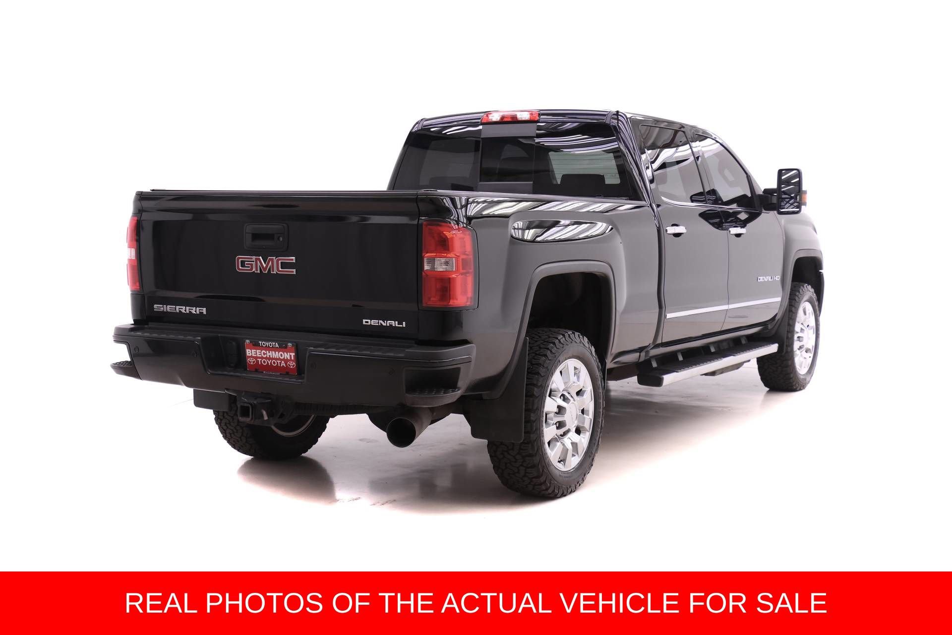 Used 2019 GMC Sierra 2500 Denali w/ Duramax Plus Package image 2