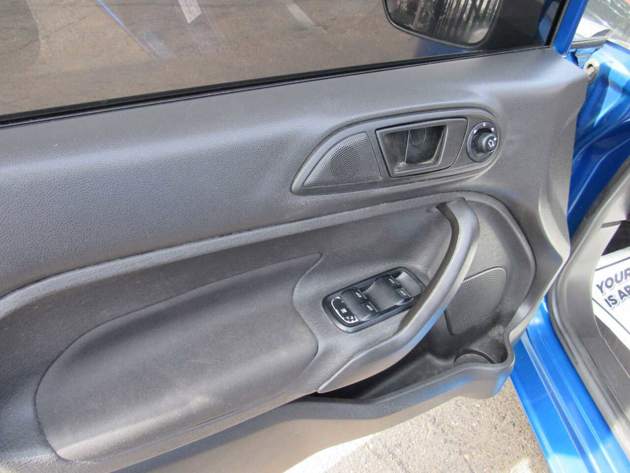 Used 2019 Ford Fiesta SE image 8