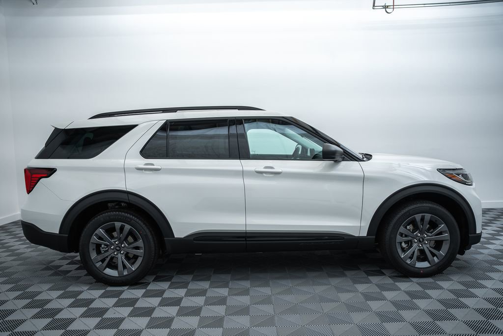 New 2026 Ford Explorer Active AWD/4WD image 4