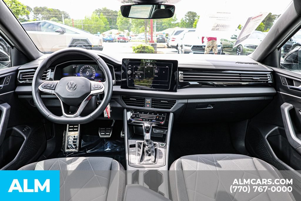 Used 2025 Volkswagen Jetta Sport FWD image 27