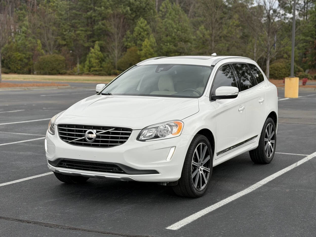Used 2015 Volvo XC60 T5 Premier Plus FWD image 3
