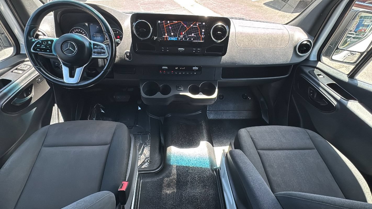 Used 2024 Mercedes-Benz Sprinter 2500 image 19