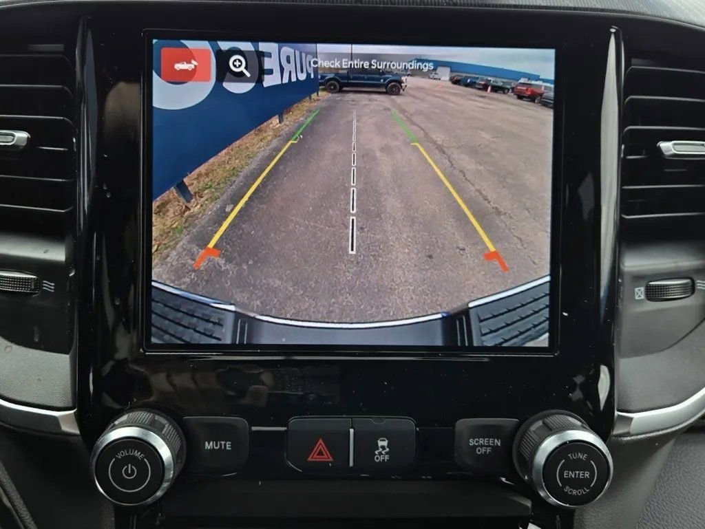 New 2026 RAM 3500 Big Horn AWD/4WD image 9