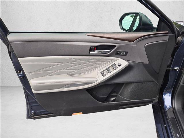 Used 2020 Toyota Avalon Limited w/ Advanced Safety Package FWD image 13