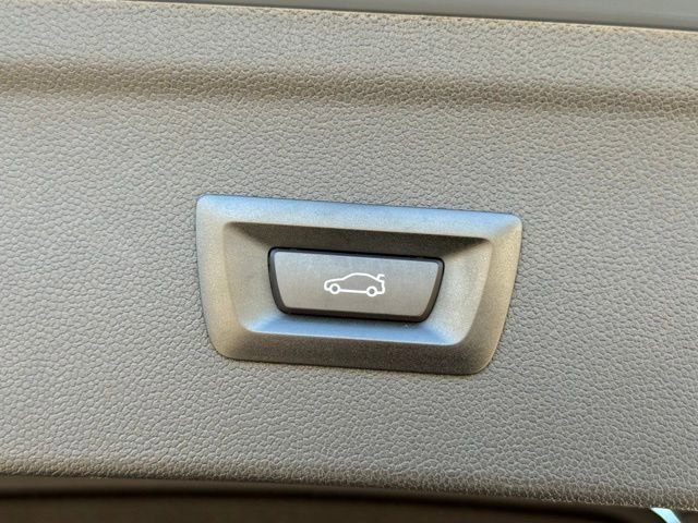 Used 2026 BMW iX xDrive45 image 17