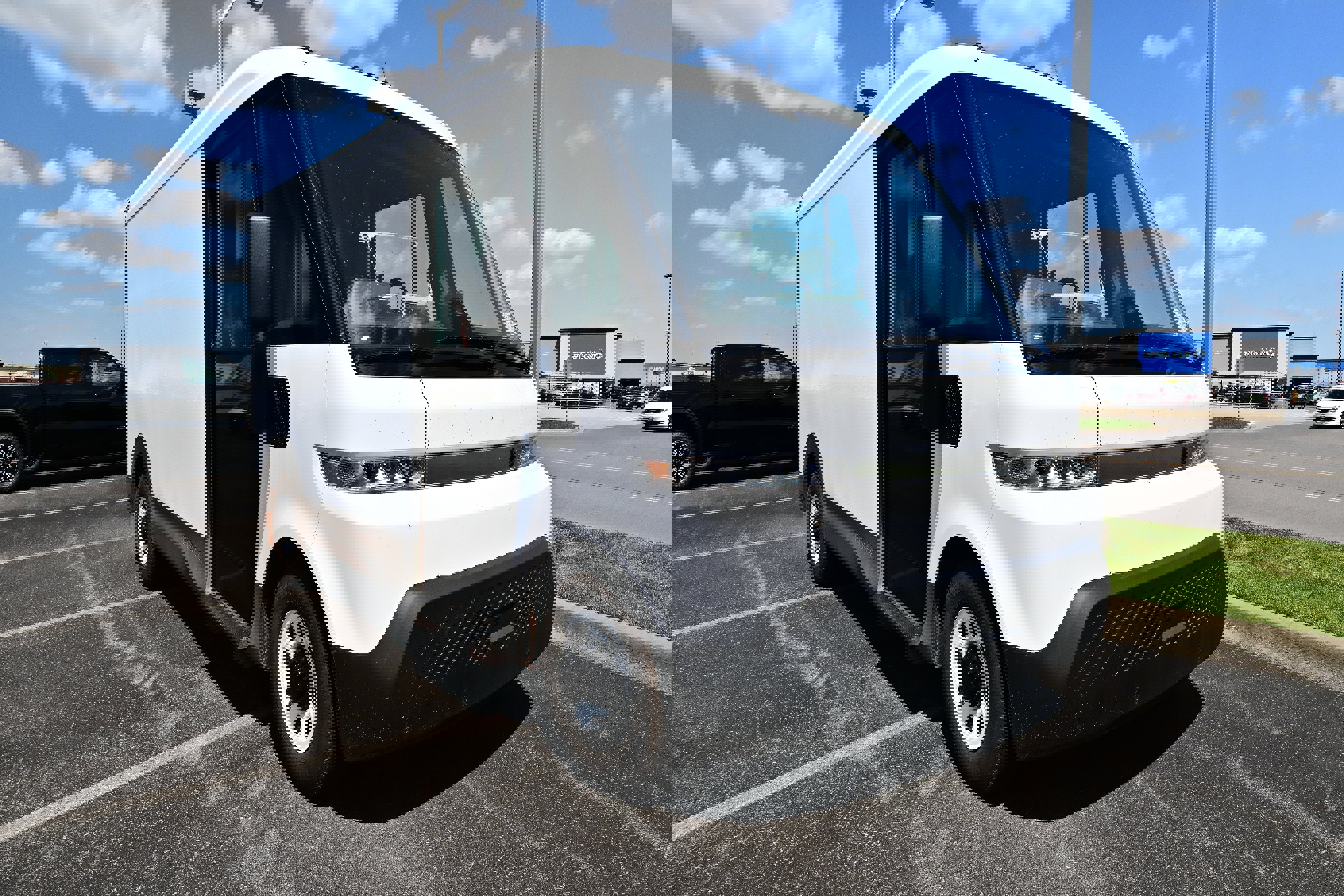 Used 2024 Chevrolet Brightdrop 400 w/ Commercial Equipment Package AWD/4WD image 2