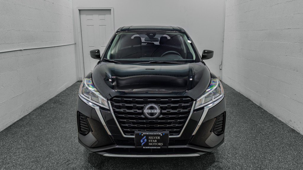 Used 2024 Nissan Kicks S image 3