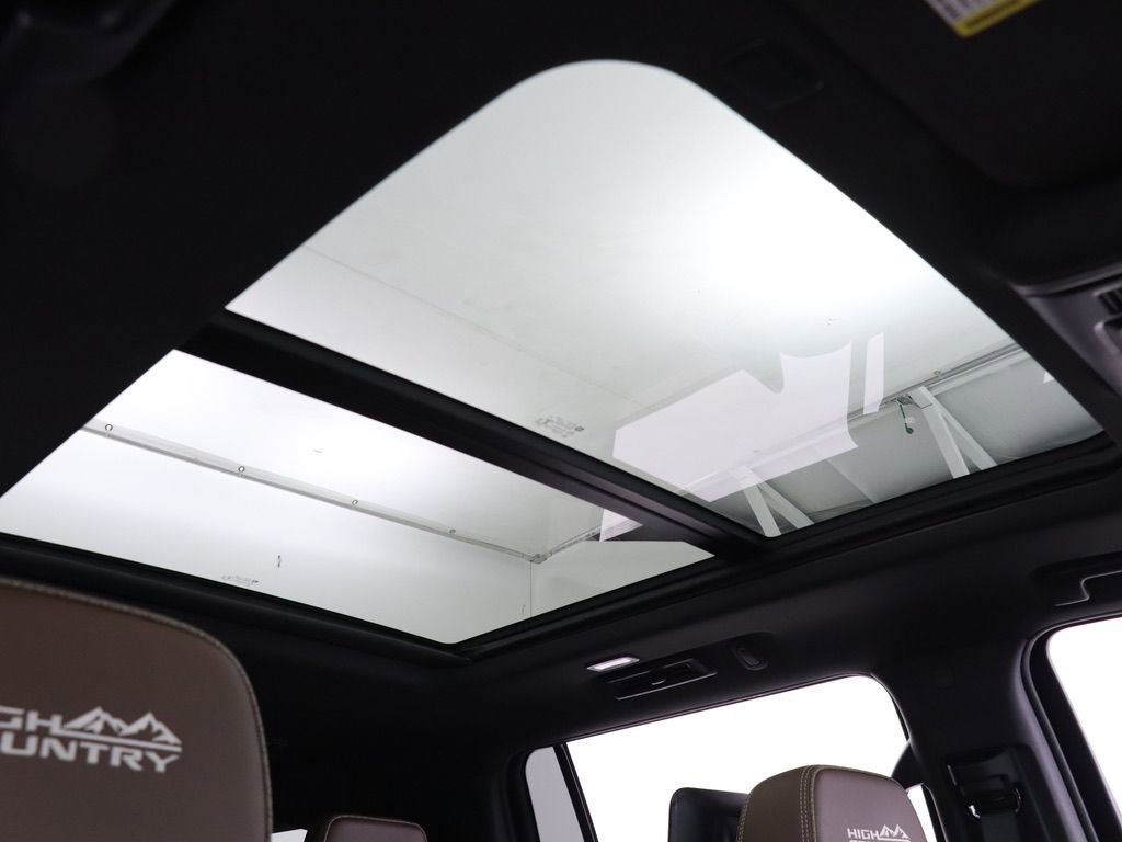 Used 2021 Chevrolet Suburban High Country image 45