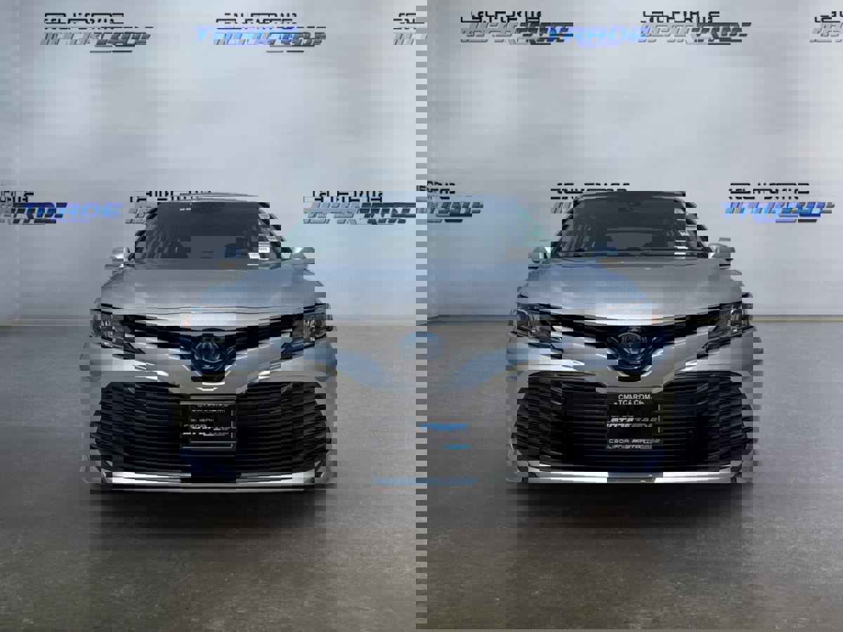 Used 2020 Toyota Camry LE image 2