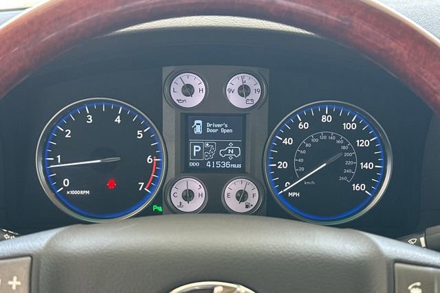 Used 2011 Lexus LX 570 4WD image 32