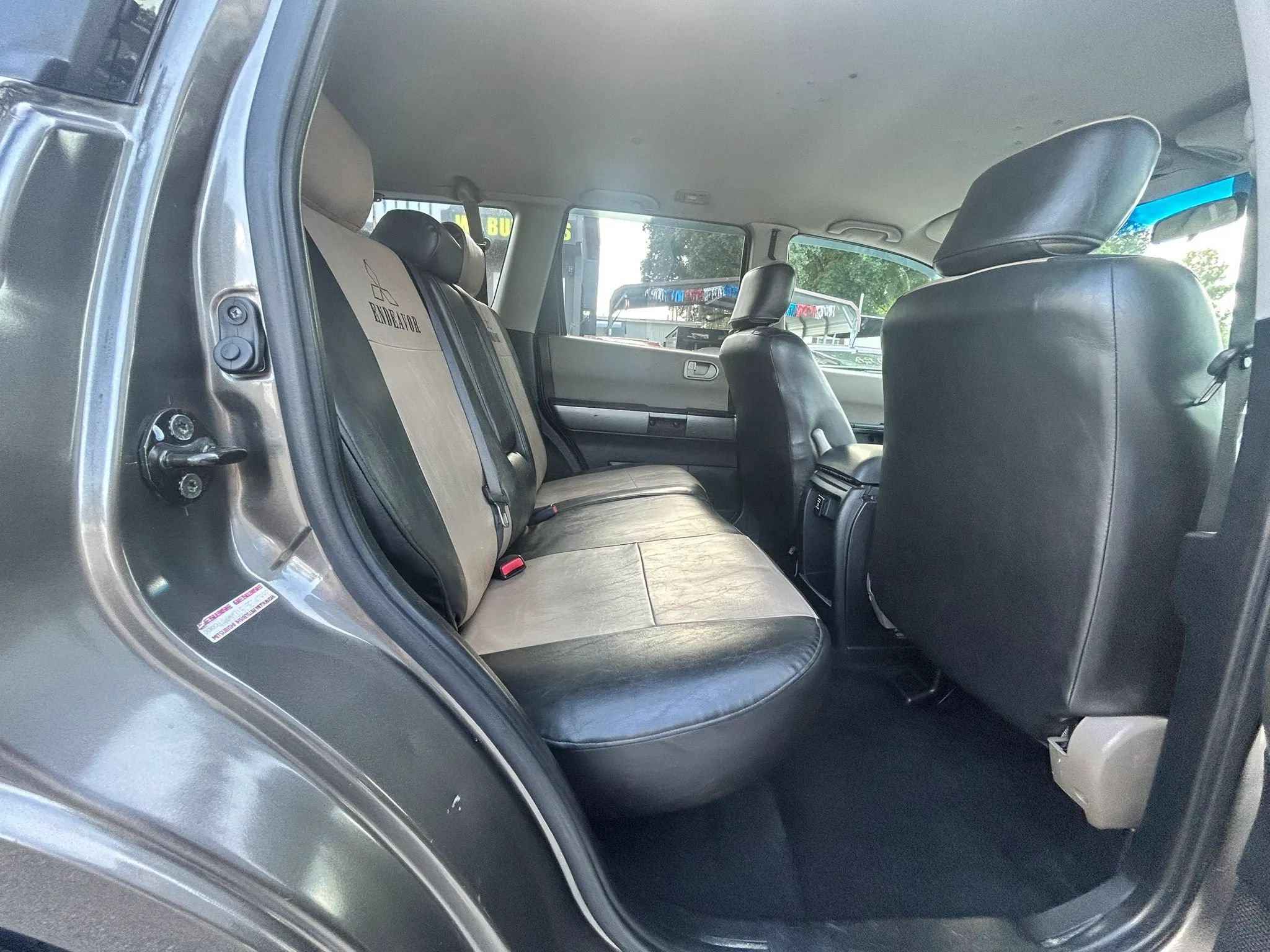 Used 2005 Mitsubishi Endeavor XLS FWD image 10