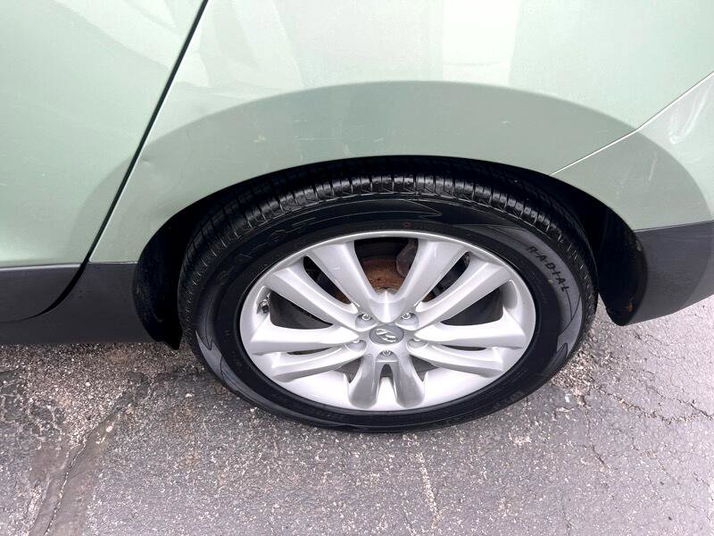 Used 2010 Hyundai Tucson Limited w/ Premium Pkg 4 image 23