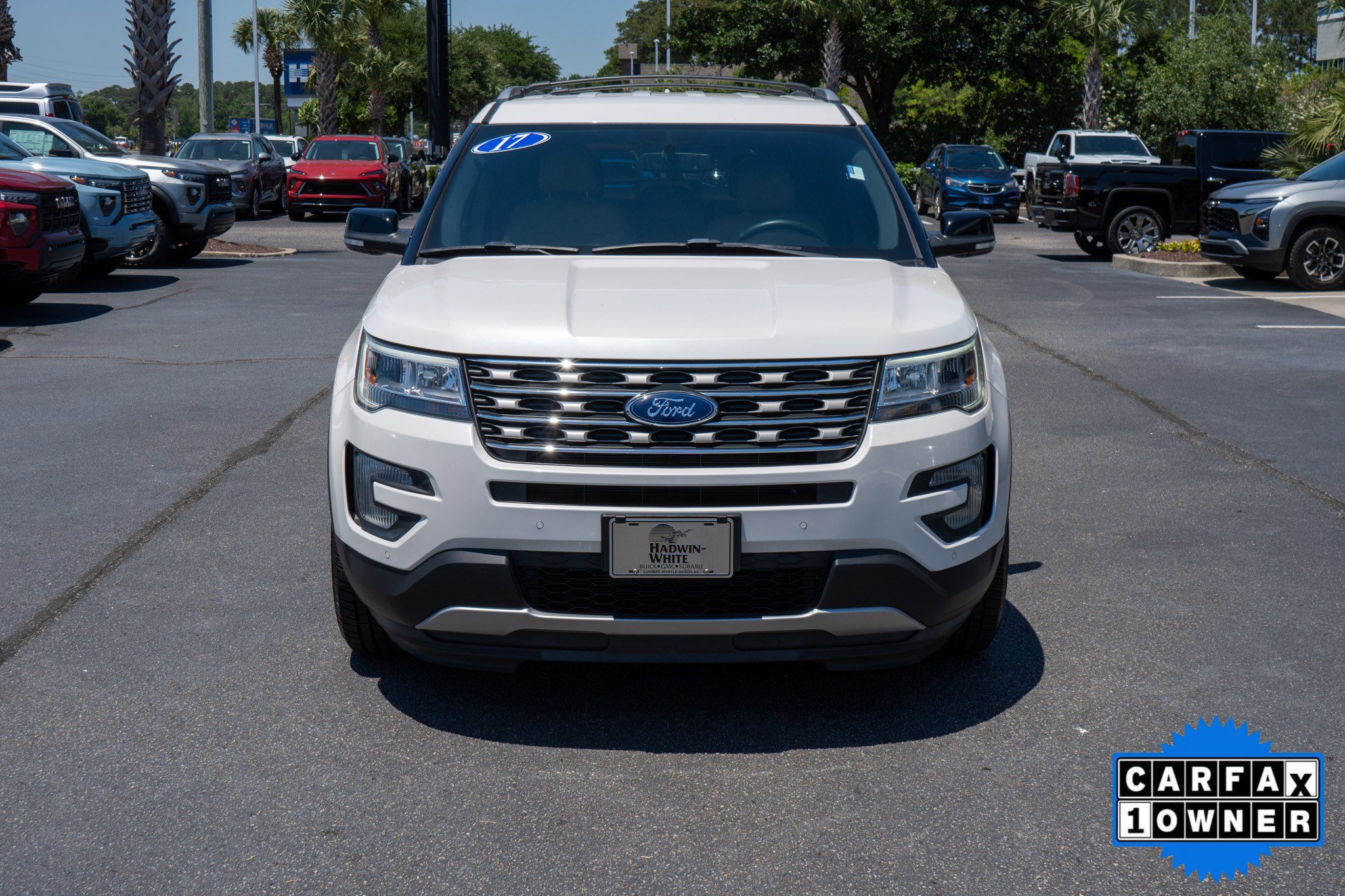 Used 2017 Ford Explorer XLT w/ Equipment Group 202A FWD image 8