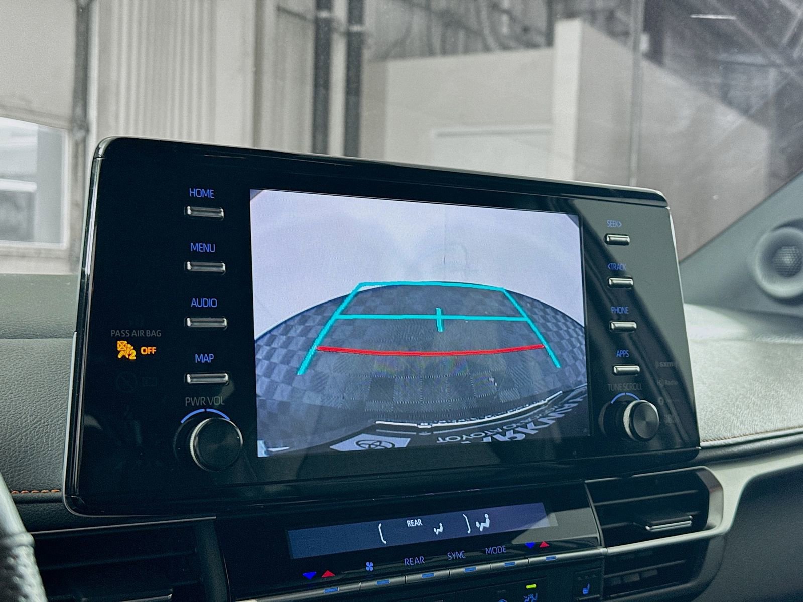 Used 2021 Toyota Sienna XSE w/ XSE Plus Package image 10