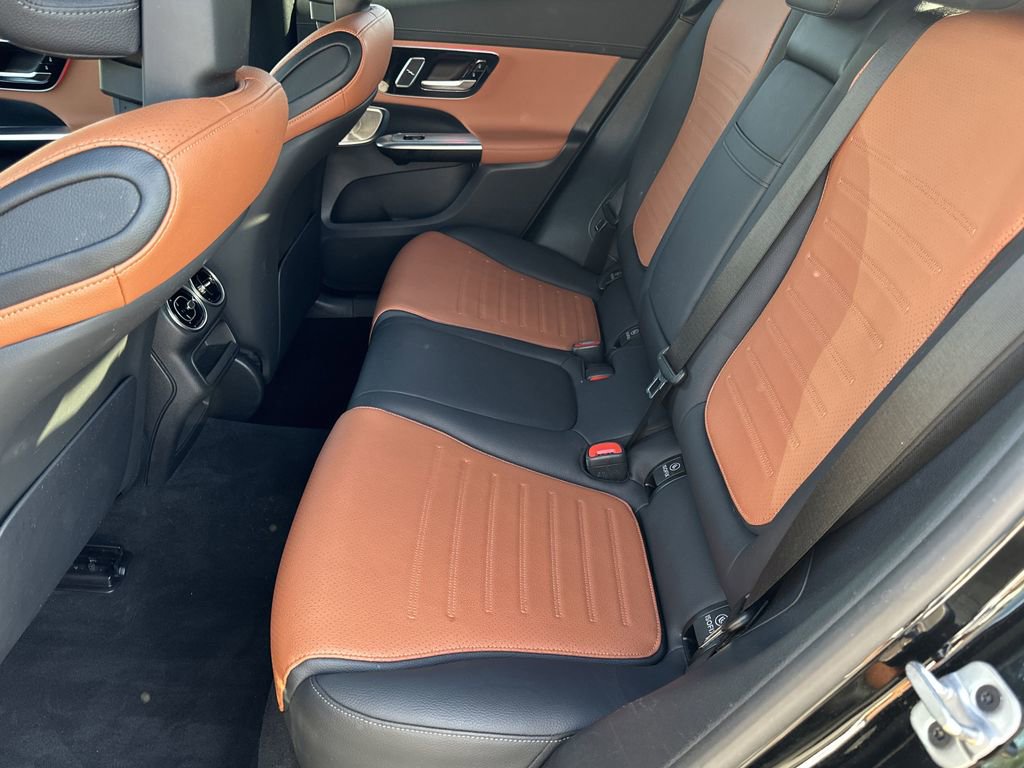 Used 2024 Mercedes-Benz GLC 300 4MATIC image 15