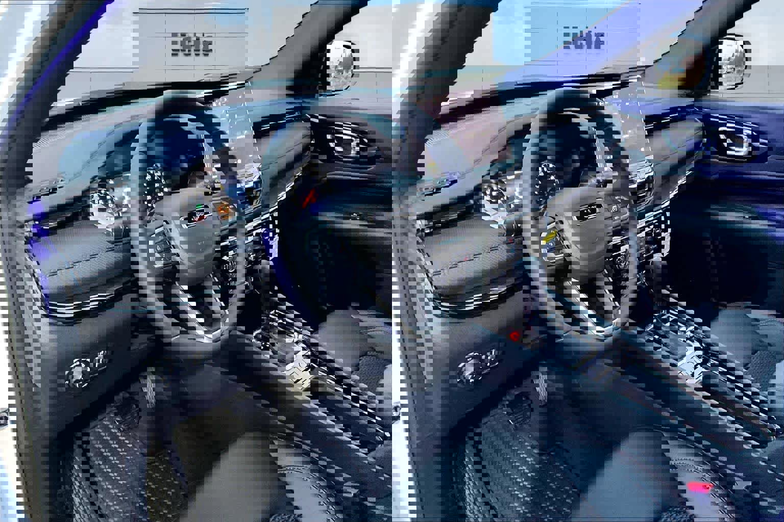 New 2026 Jeep Compass Latitude image 2