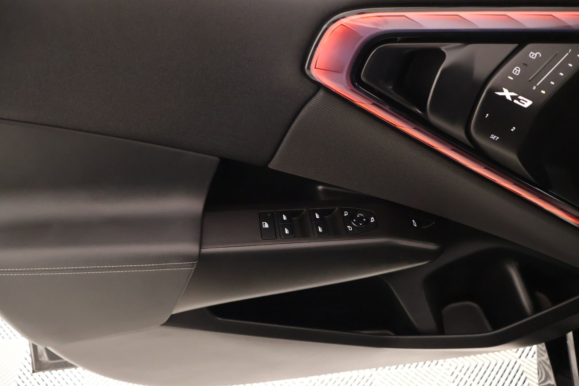 Used 2025 BMW X3 xDrive30i w/ Premium Package image 16