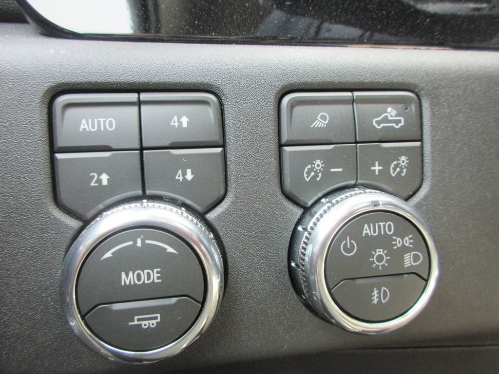 New 2026 GMC Sierra 2500 SLT w/ SLT Premium Package AWD/4WD image 16