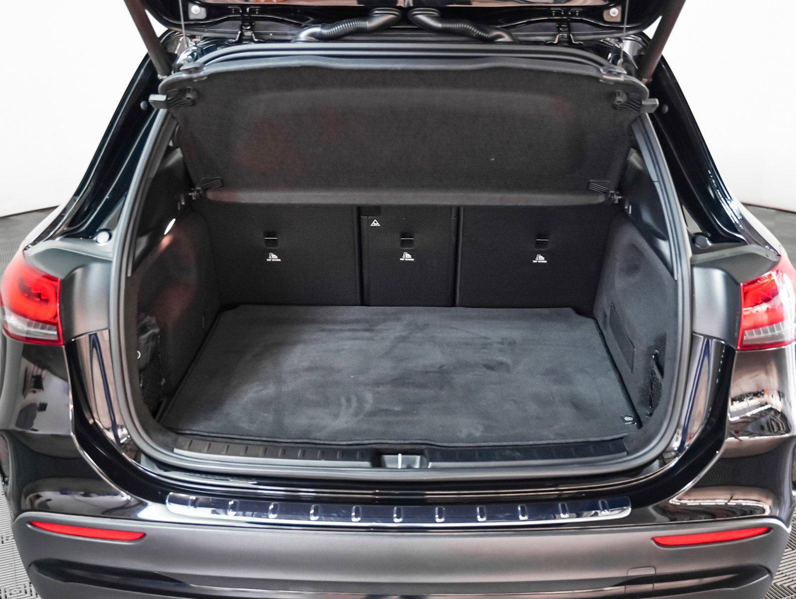 Certified 2021 Mercedes-Benz GLA 35 AMG 4MATIC image 12