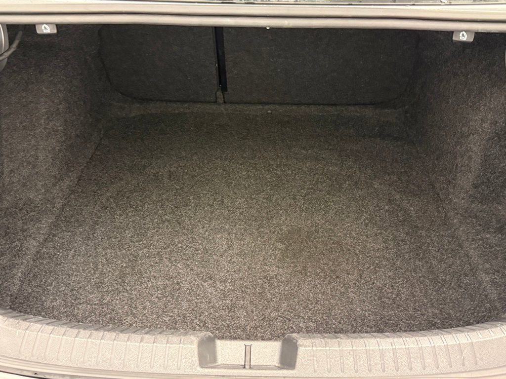 Used 2024 Volkswagen Jetta SE image 32