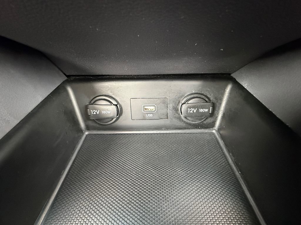 Used 2020 Hyundai Ioniq SE image 29