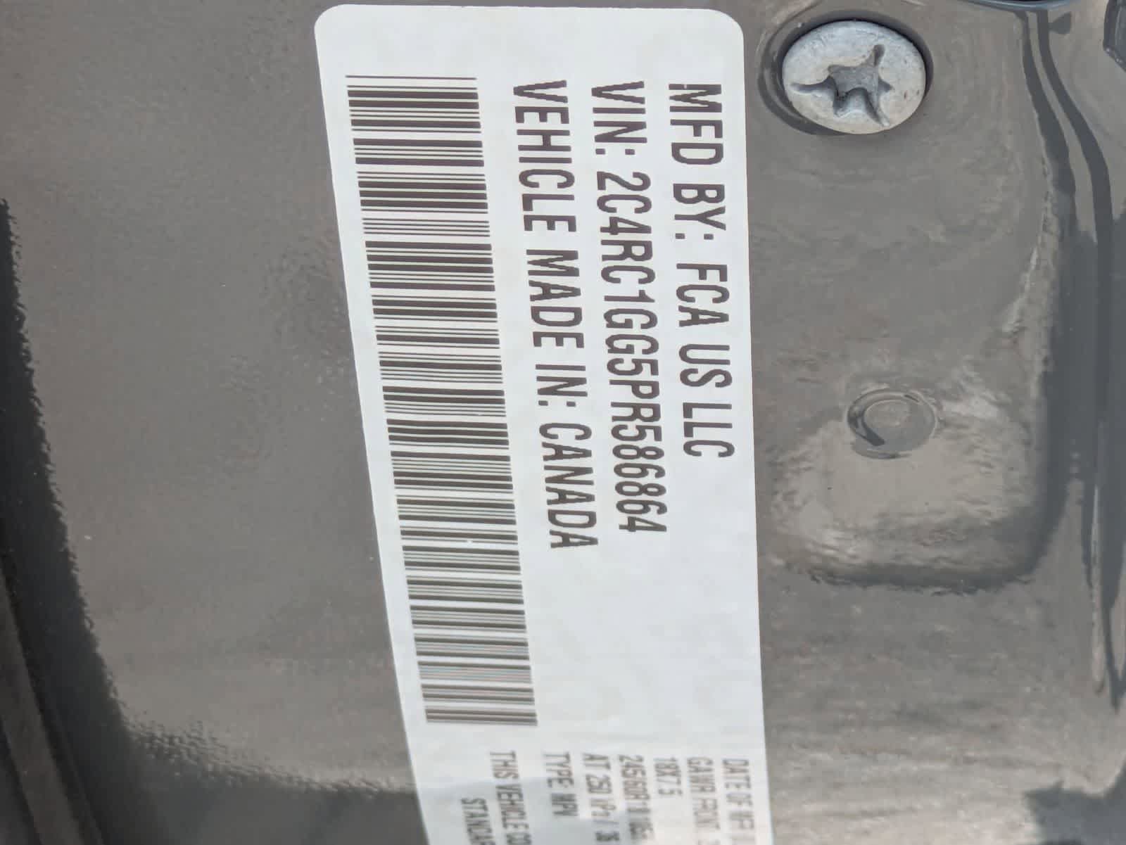 Used 2023 Chrysler Pacifica Limited FWD image 11
