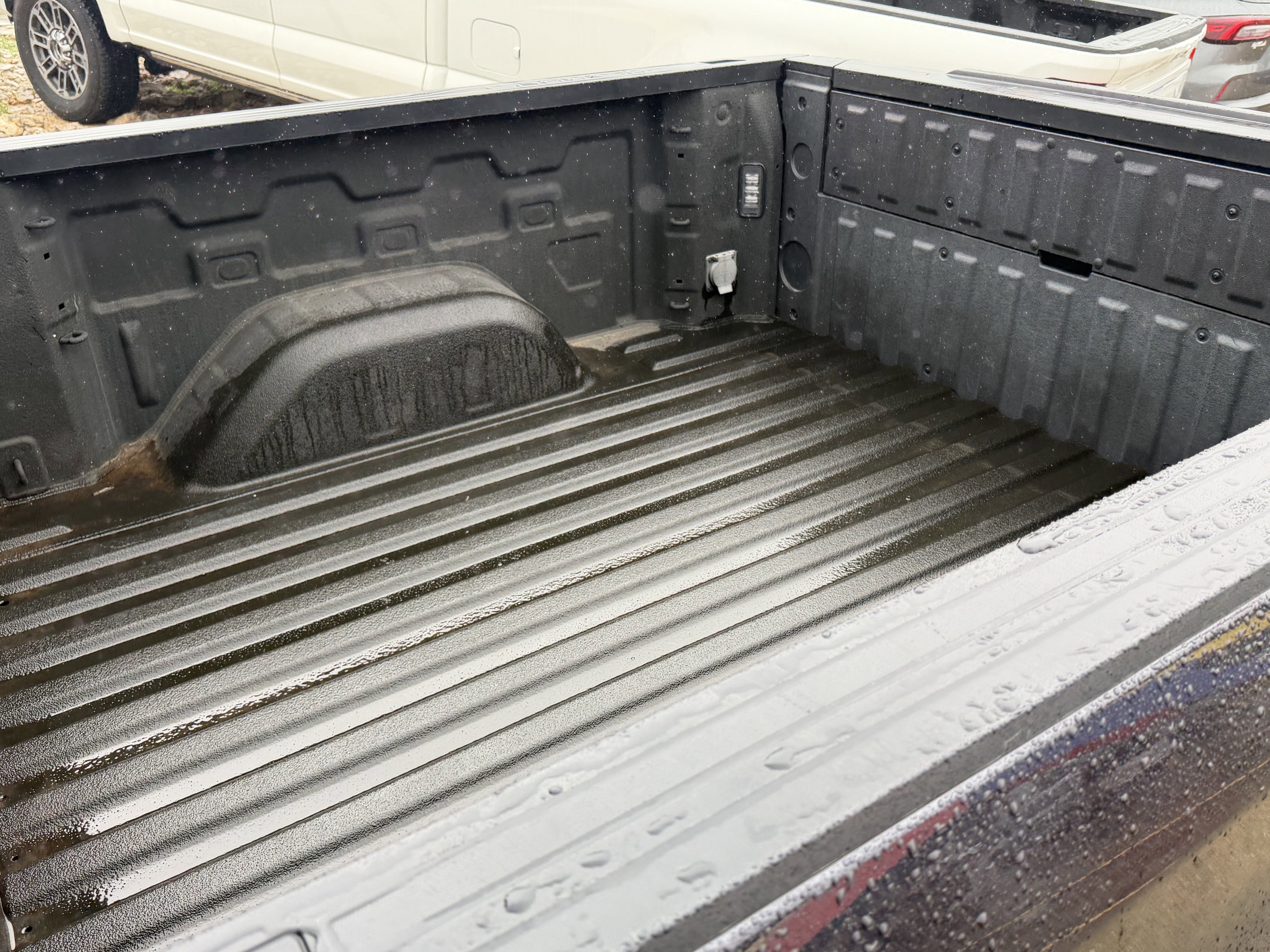 Used 2024 Chevrolet Silverado 1500 LT RWD image 12