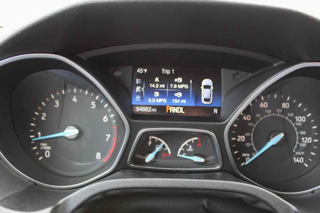 Used 2017 Ford Focus SE w/ Cold Weather Package image 15