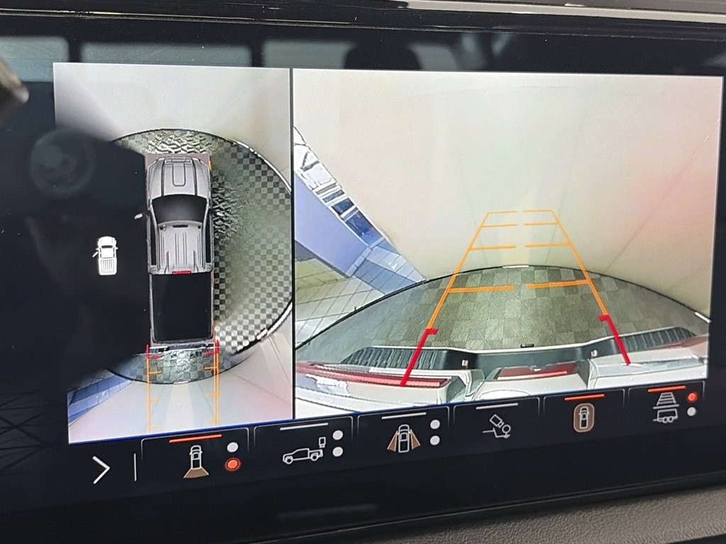 Used 2024 GMC Sierra 3500 AT4 w/ Technology Package image 20