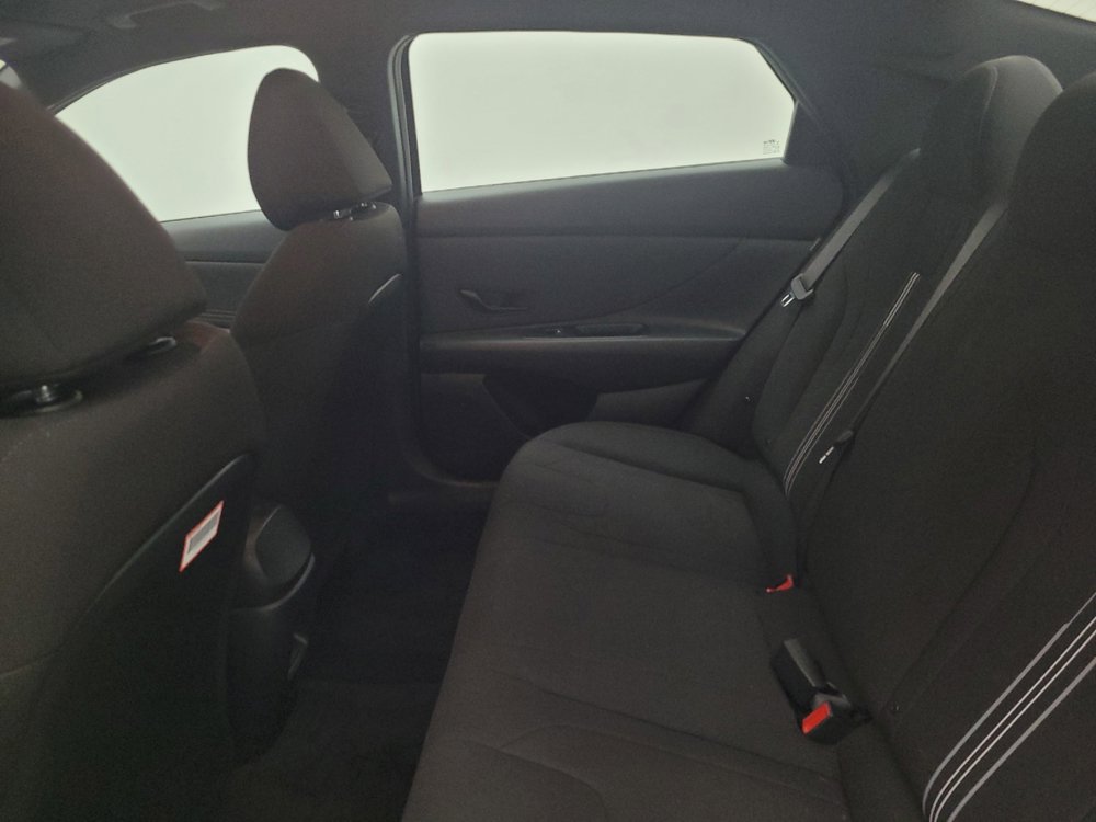 Used 2025 Hyundai Elantra Sport FWD image 18