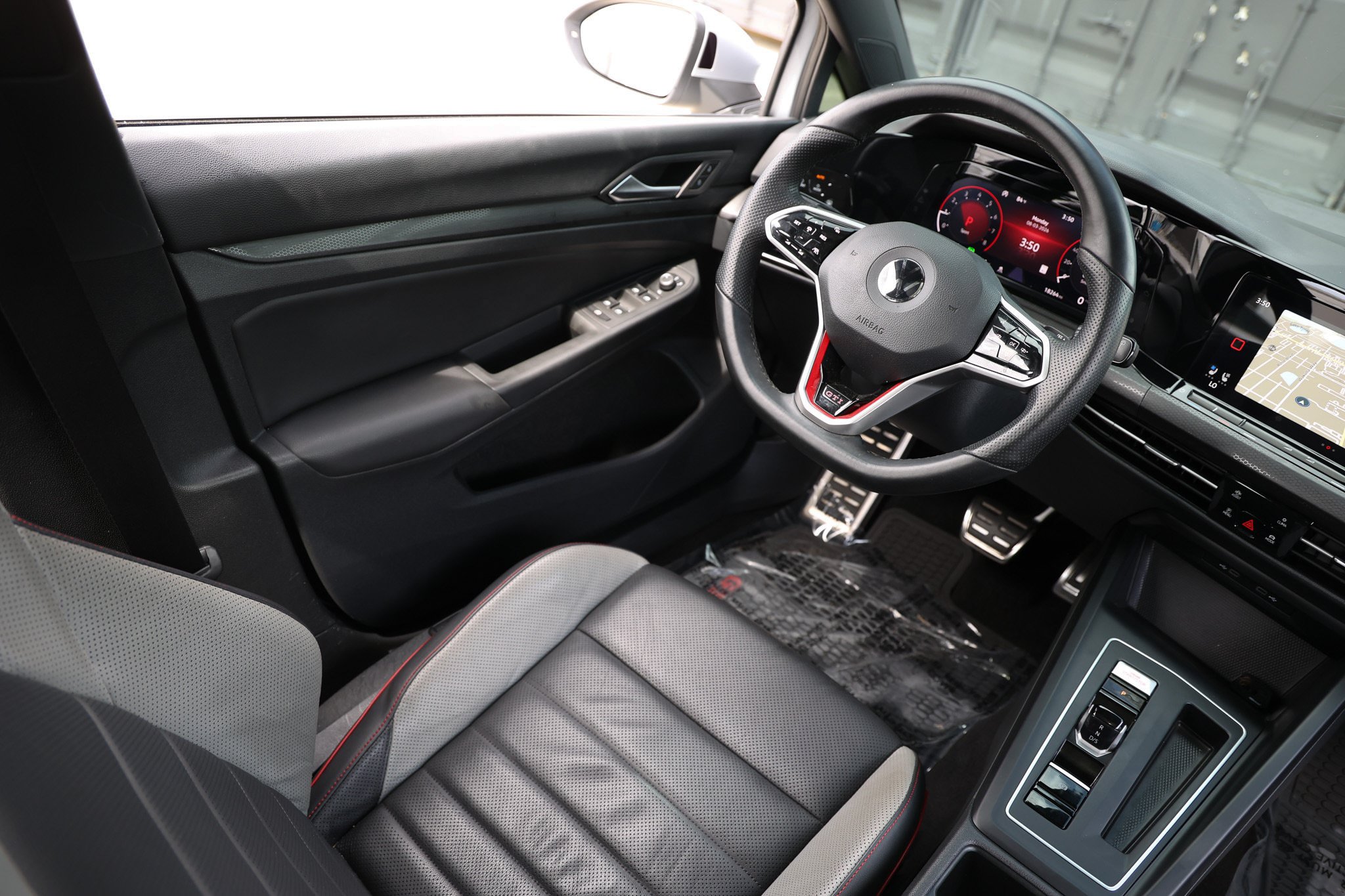 Used 2022 Volkswagen GTI SE FWD image 24